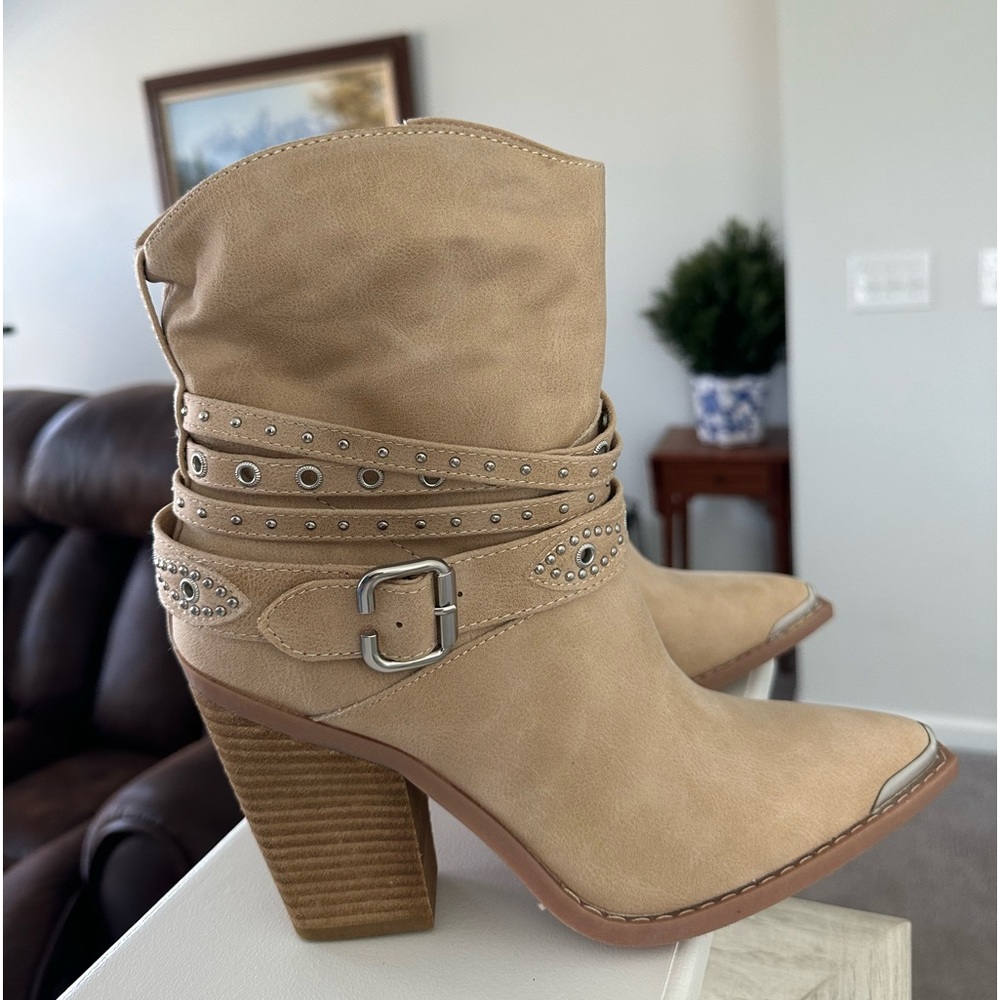 Cowgirl heeled booties